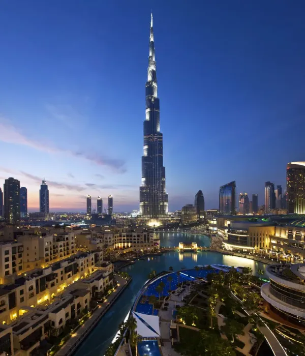 Framed Print : United Arab Emirates (UAE), Dubai, The Burj Khalifa Framed Print : United Arab Emirates (UAE), Dubai, The Burj Khalifa