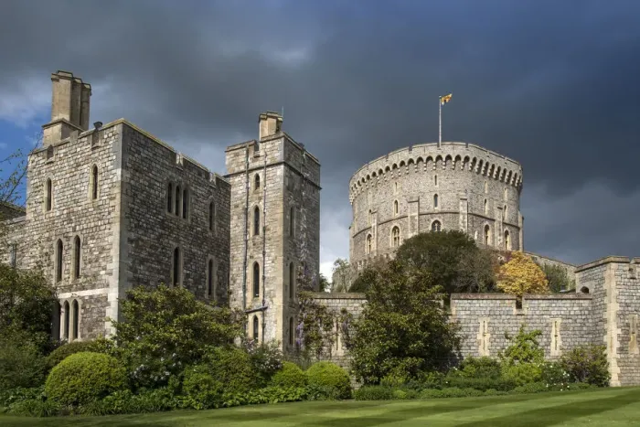 Framed Print : United Kingdom, England, Berkshire, Windsor. The battlements of the palace of Windsor Framed Print : United Kingdom, England, Berkshire, Windsor. The battlements of the palace of Windsor