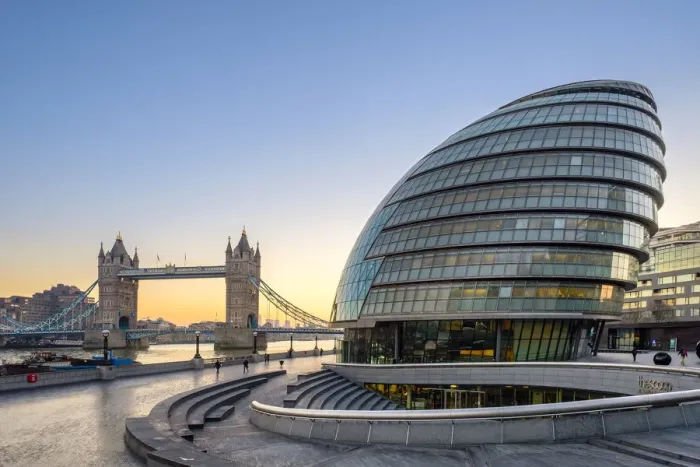 Framed Print : United Kingdom, England, London. London City Hall designed by architecht Norman Foster Framed Print : United Kingdom, England, London. London City Hall designed by architecht Norman Foster