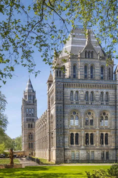 Framed Print : United Kingdom, England, London, South Kensington. The facade of the Natural History Framed Print : United Kingdom, England, London, South Kensington. The facade of the Natural History