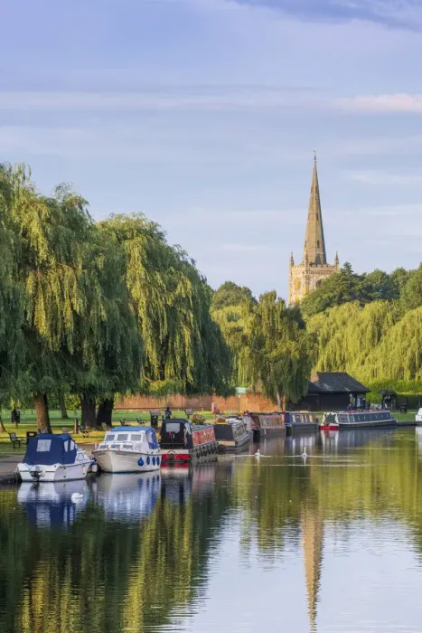 Framed Print : United Kingdom, England, Warwickshire, Stratford, Stratford-upon-Avon, summer view of the river Avon showing the spire of the Church of the Holy Trinity, Shakespearea€ Framed Print : United Kingdom, England, Warwickshire, Stratford, Stratford-upon-Avon, summer view of the river Avon showing the spire of the Church of the Holy Trinity, Shakespearea€