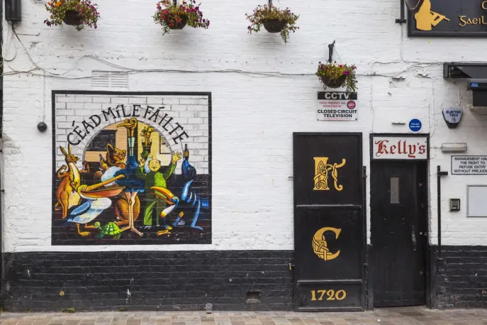 Framed Print : United Kingdom, Northern Ireland, Belfast, Kellys pub Framed Print : United Kingdom, Northern Ireland, Belfast, Kellys pub