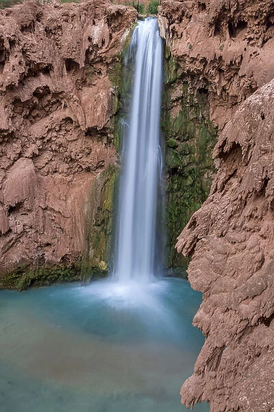 USA, Arizona, Grand Canyon National Park, Havasu Canyon, Mooney Falls