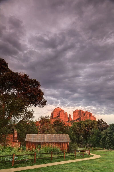 USA, Arizona, Sedona, Cathedral Rock and small old barn