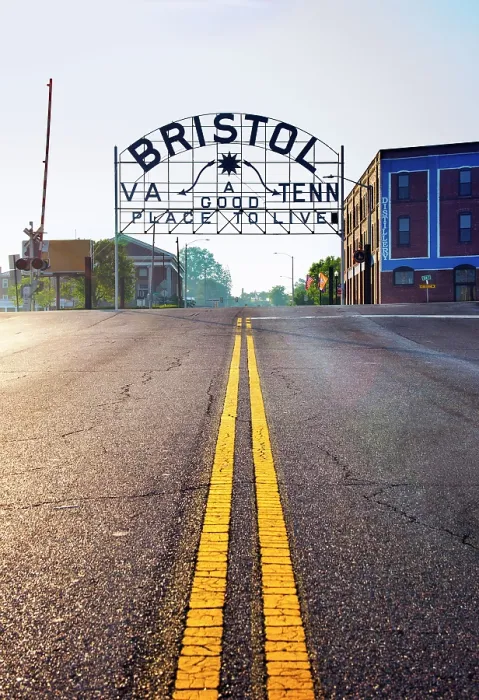 Framed Print : USA, Bristol, Virginia, Tennessee, Twin Cities, State Line Runs Down The Middle Of Its Main Street, State Street, 1920s Historic Bristol Sign, National Register Of Historic Places Framed Print : USA, Bristol, Virginia, Tennessee, Twin Cities, State Line Runs Down The Middle Of Its Main Street, State Street, 1920s Historic Bristol Sign, National Register Of Historic Places