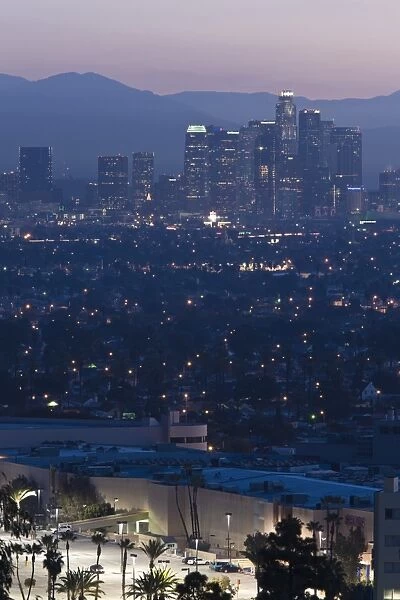 USA, California, Los Angeles, downtown view from Baldwin Hills, dawn