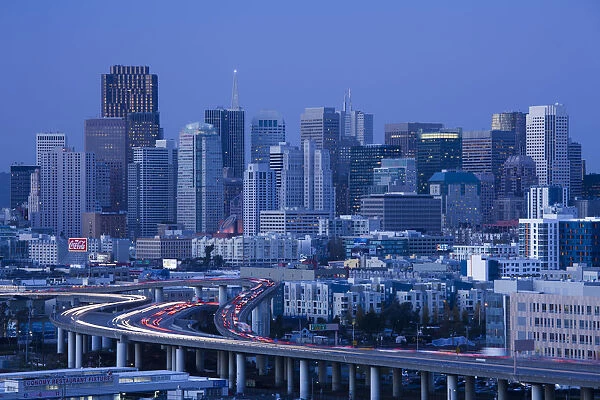 USA, California, San Francisco, Potrero Hill, view of downtown and I-280 highway, evening