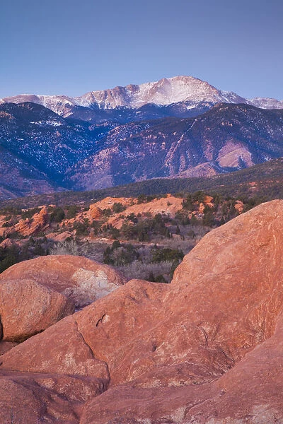 USA, Colorado, Colorado Springs, Garden of the Gods with view of Pikes Peak, dawn