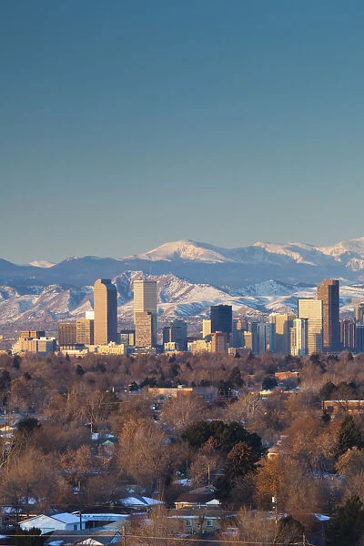 USA, Colorado, Denver, city view and Rocky Mountains from the east