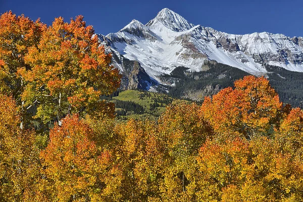 USA, Colorado, San Juan Mountains, peaks in autumn