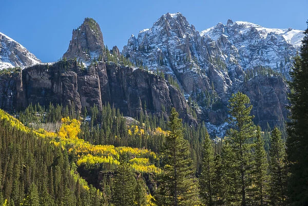 USA, Colorado, San Miguel County, San Juan Mountains, Telluride, Mountains in autumn
