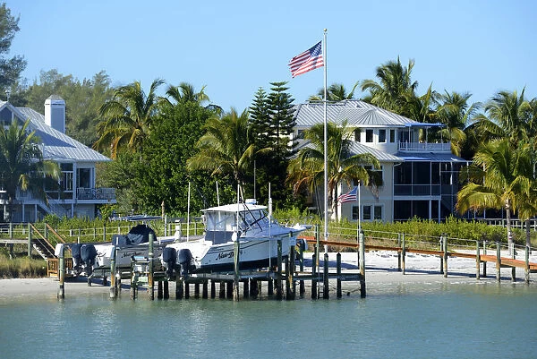 USA, Florida, Charlotte and Lee County, Gasparilla island, house and dock