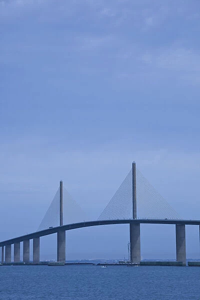 USA, Florida, St. Petersburg Beach, Sunshine Skyway bridge. Tampa Bay, morning