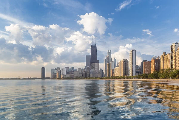 USA, Illinois, Chicago, City skyline and Lake Michigan