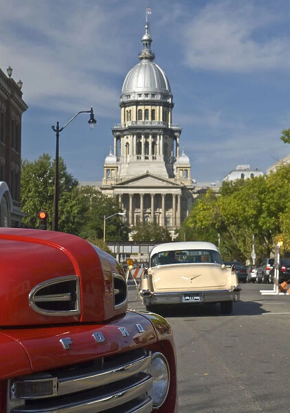 USA, Illinois, Springfield, New Capitol Building, Classic Cars during Route 66 Festival
