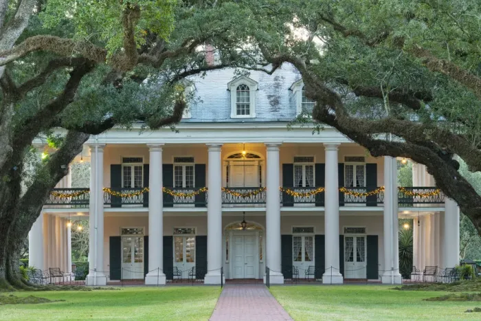 Framed Print : USA, Louisiana, St. James Parish, Vacherie, Oak Alley Plantation Framed Print : USA, Louisiana, St. James Parish, Vacherie, Oak Alley Plantation