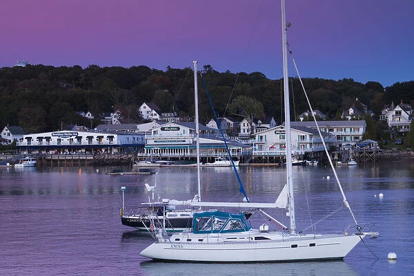 USA, Maine, Boothbay Harbor, boats, dusk