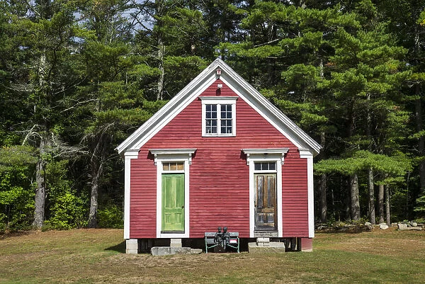 USA, Maine, Wells, antique schoolhouse