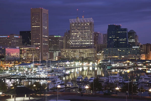 USA, Maryland, Baltimore, Inner Harbor, skyline from Federal Hill