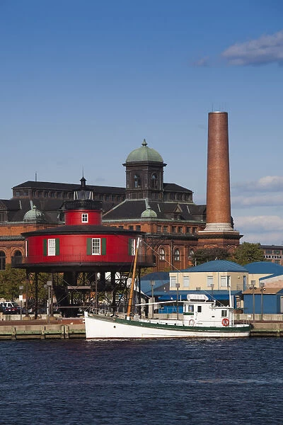USA, Maryland, Baltimore, Inner Harbor, Pier 5, Seven Foot Knoll Screw-pile Lighthouse