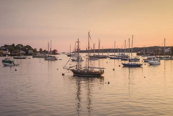 USA, Massachusetts, Cape Ann, Gloucester, Gloucester Harbor, sunset