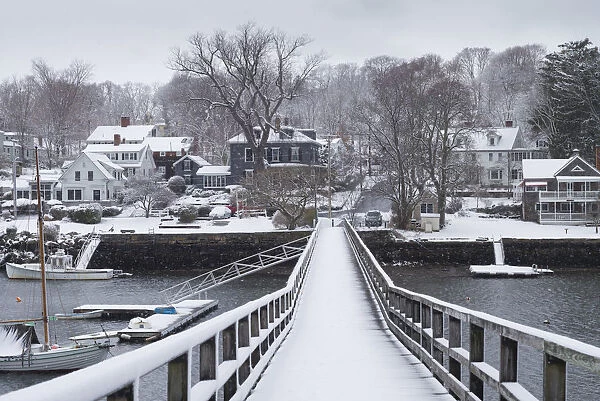 USA, Massachusetts, Cape Ann, Gloucester, early snowfall, Lobster Cove