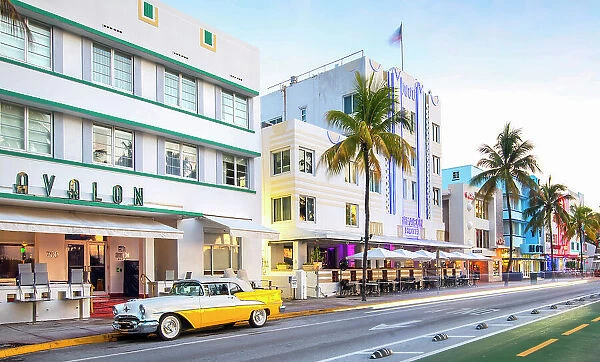 USA, Miami Beach, Florida, South Beach, Ocean Drive, Art Deco Hotels, Sunrise, 1955 Oldsmobile