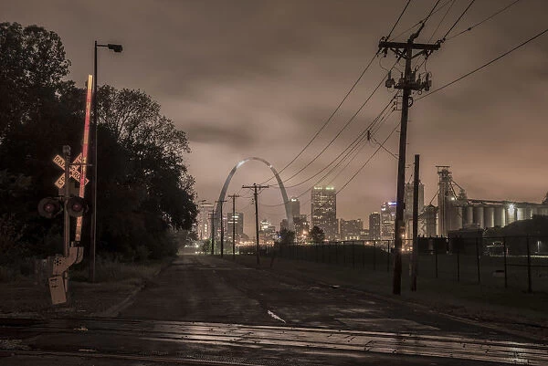 USA, Midwest, Missouri, Route 66, St. Louis, view to city from east St. Louis