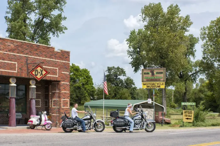 Framed Print : USA, Midwest, Oklahoma, Route 66, Warwick, DX Seaba Station, gas station Framed Print : USA, Midwest, Oklahoma, Route 66, Warwick, DX Seaba Station, gas station