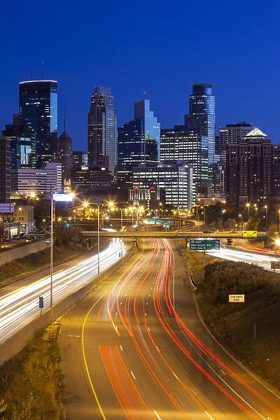 USA, Minnesota, Minneapolis, city skyline from interstate highway I-35W