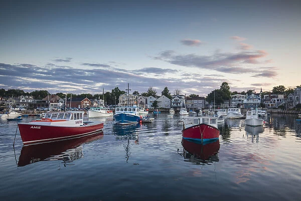 USA, New England, Cape Ann, Massachusetts, Rockport, Rockport Harbor, boats, dusk