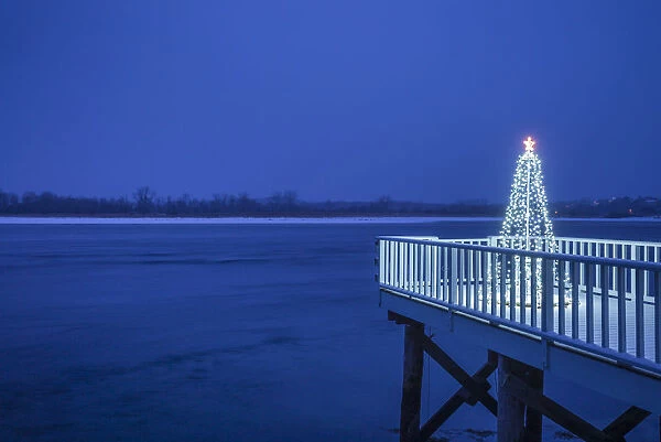 USA, New England, Cape Ann, Massachusetts, Annisquam, waterfront Christmas Tree, dusk
