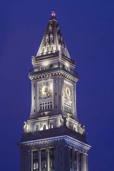 USA, New England, Massachusetts, Boston, Customshouse Tower, dusk
