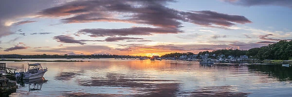 USA, New England, Massachusetts, Cape Ann, Gloucester, Annisquam River sunset