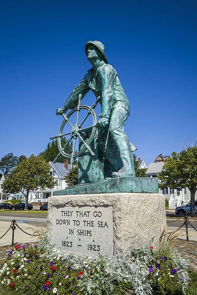 USA, New England, Massachusetts, Cape Ann, Gloucester, Man at the Wheel statue, Gloucester