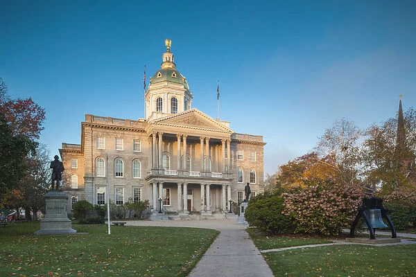 USA, New England, New Hampshire, Concord, New Hampshire State House, dawn