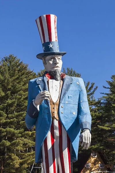 USA, New York, Adirondack Mountains, Lake George, large Uncle Sam Statue