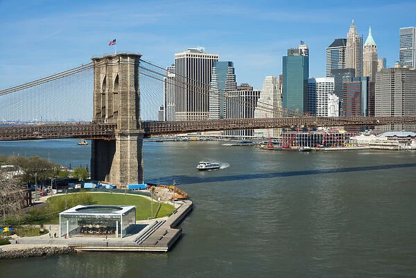 USA, New York, Brooklyn, Brooklyn Bridge and lower Manhattan