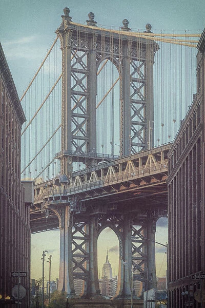 USA, New York, Brooklyn, Dumbo, Manhattan Bridge and Empire State Building