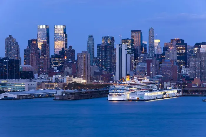Framed Print : USA, New York City, Midtown Manhattan Skyline Across Hudson River Framed Print : USA, New York City, Midtown Manhattan Skyline Across Hudson River