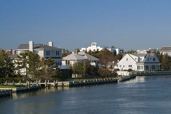 USA, New York, Long Island, The Hamptons, Westhampton Beach, beach houses on Shinnecock
