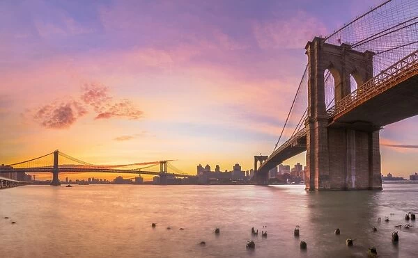 USA, New York, Manhattan, Brooklyn Bridge and Manhattan Bridge across the East River