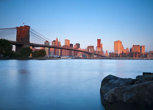 USA, New York, Manhattan, Downtown Financial District and Brooklyn Bridge