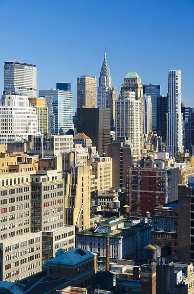 USA, New York, Manhattan, Midtown, Chrysler Building in centre