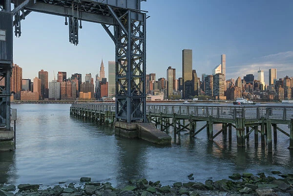 USA, New York, Manhattan, midtown skyline seen from Long Island City