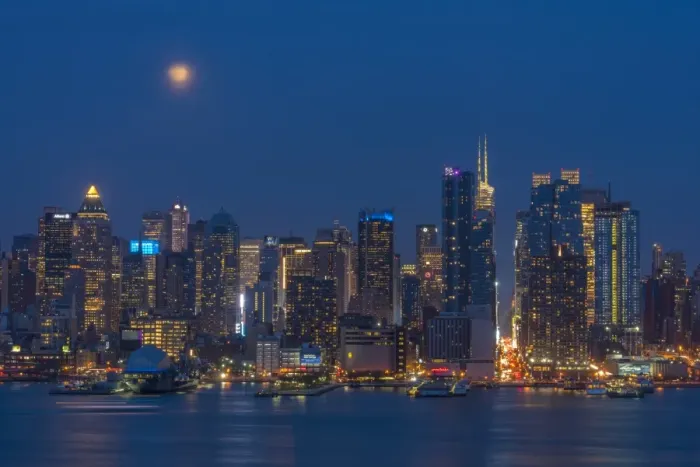 Framed Print : USA, New York, Manhattan, Midtown Skyline seen from New Jersey Framed Print : USA, New York, Manhattan, Midtown Skyline seen from New Jersey