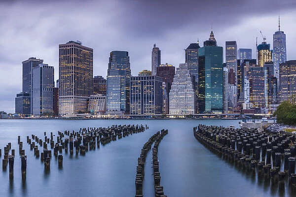 USA, New York, New York City, Brooklyn-Dumbo, Lower Manhattan from the Brooklyn piers