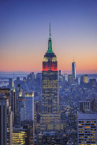 USA, New York, New York City, Empire State Building and Midtown Manhattan Skyline