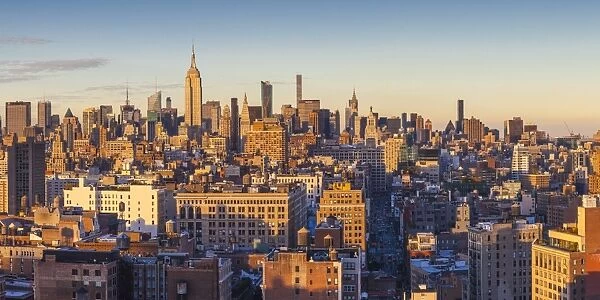 USA, New York, New York City, Lower Manhattan, Mid-town Manhattan skyline, elevated view