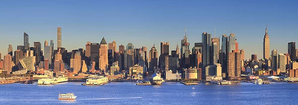 USA, New York, New York City, Manhattan Skyline from New Jersey